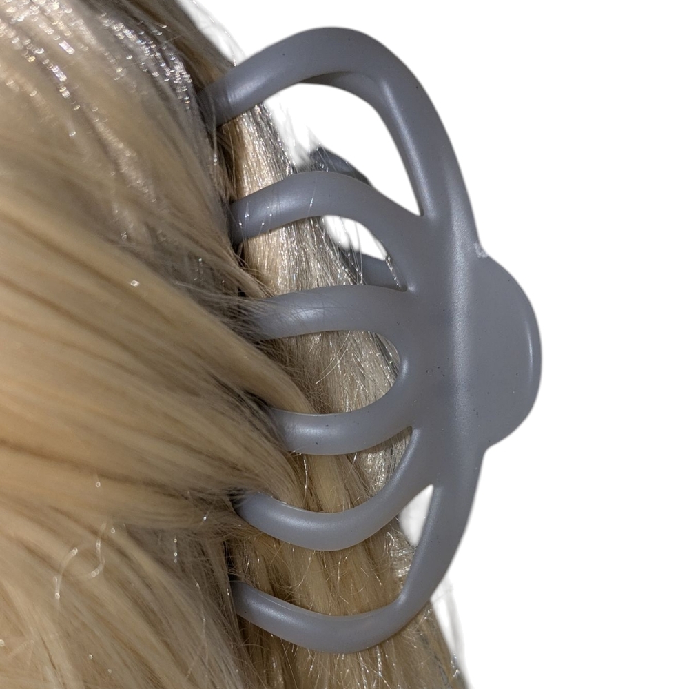 🍁 3/ $15 Boutique Claw Clip